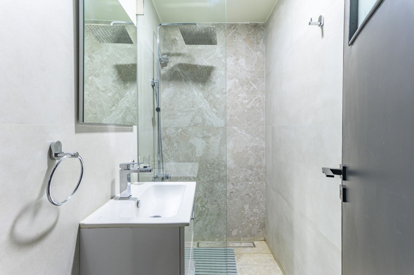 Apartment A bathroom